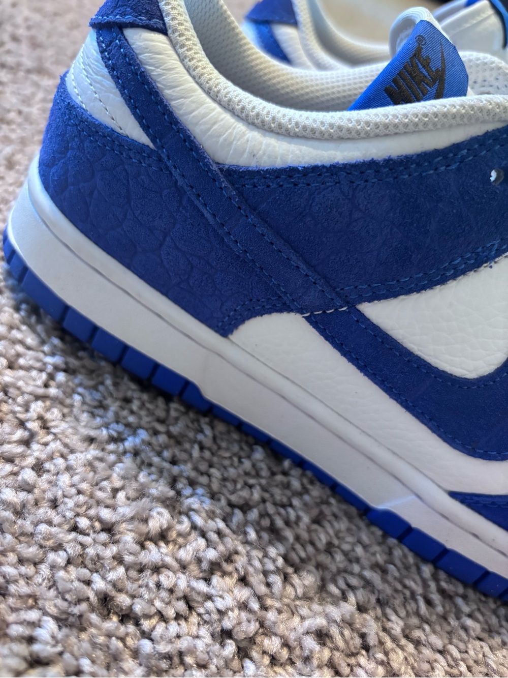 Nike dunks blue/white crocodile suede - Picture 2 of 6